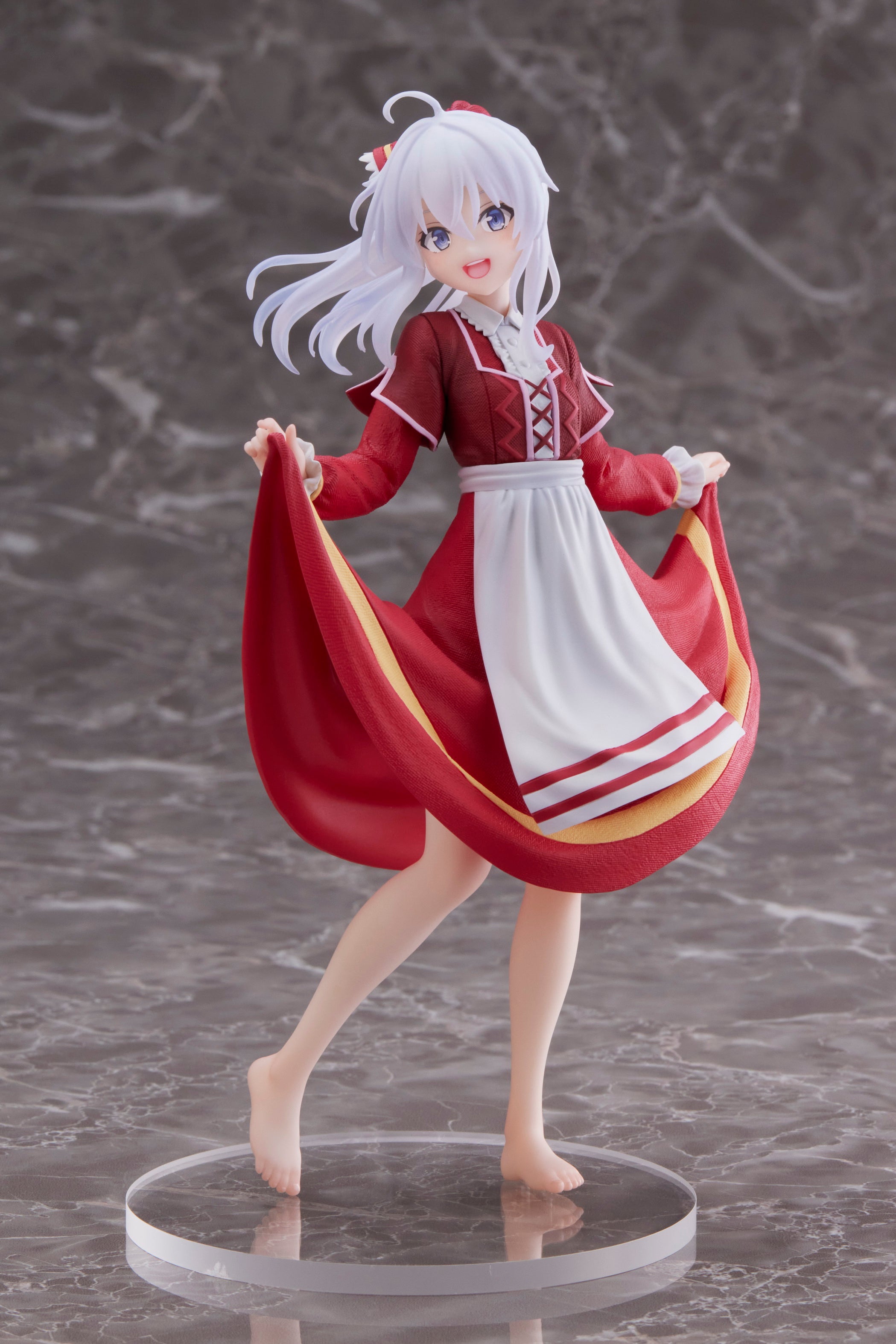 IN-STOCK Taito - Wandering Witch: The Journey of Elaina Coreful Figure - Elaina: Grape-Stomping Girl Ver.