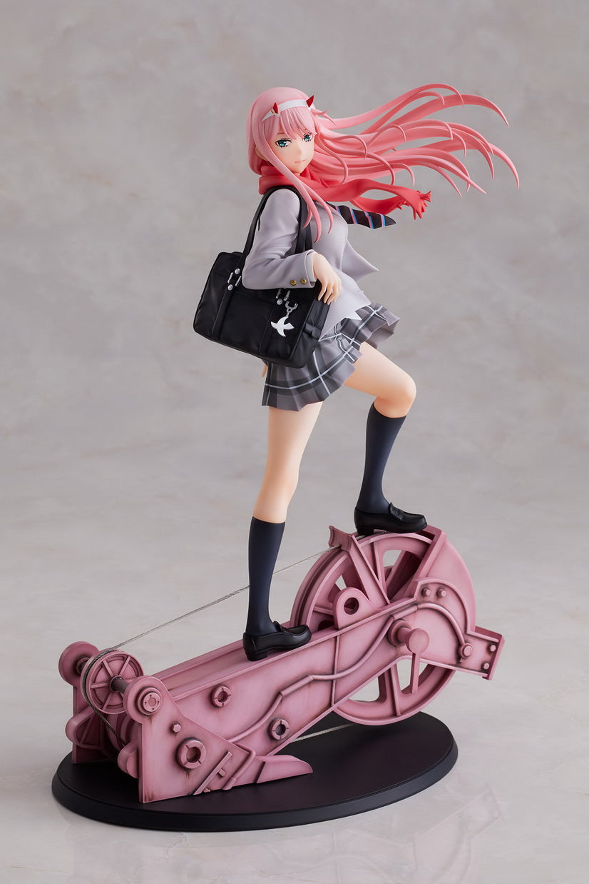 PRE-ORDER DARLING in the FRANXX - Zero Two: School Uniform Ver. 1/7 [2nd Release] [EXCLUSIVE]