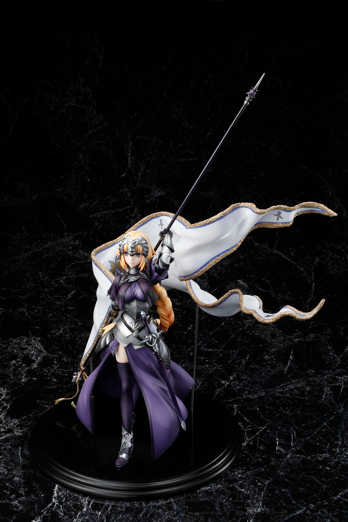 PRE-ORDER Fate/Grand Order - Jeanne D'Arc: Renewal Package Ver. 1/7