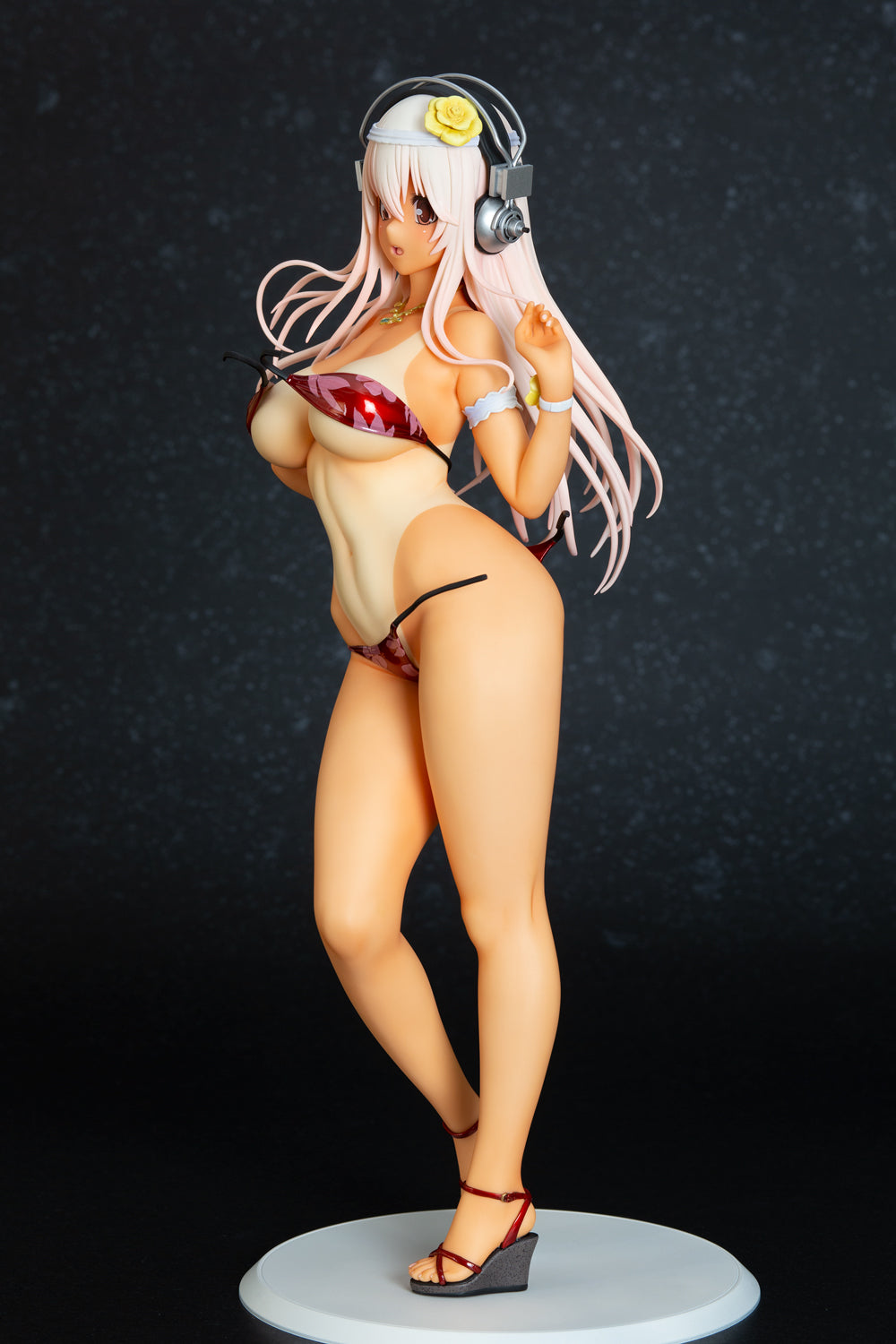 PRE-ORDER Super Sonico: Summer Vacation Sun Kissed Ver. 1/4.5