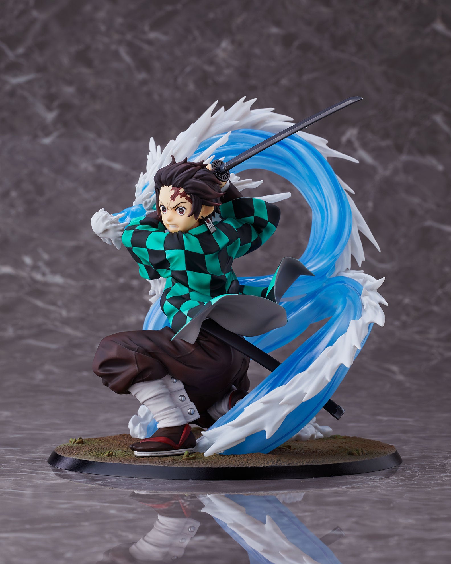 IN-STOCK Aniplex - Demon Slayer: Kimetsu no Yaiba - Tanjirou Kamado: Deluxe Edition 1/8 [EXCLUSIVE]