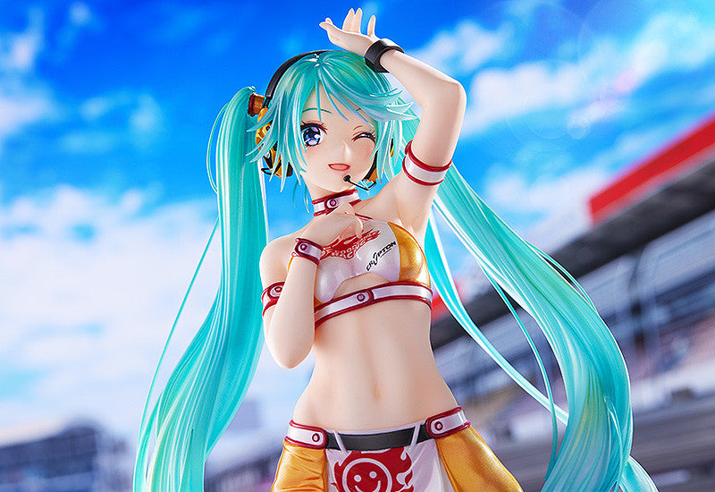 PRE-ORDER Hatsune Miku GT Project - Racing Miku 2010 Ver. Art by Kentaro Yabuki 1/7