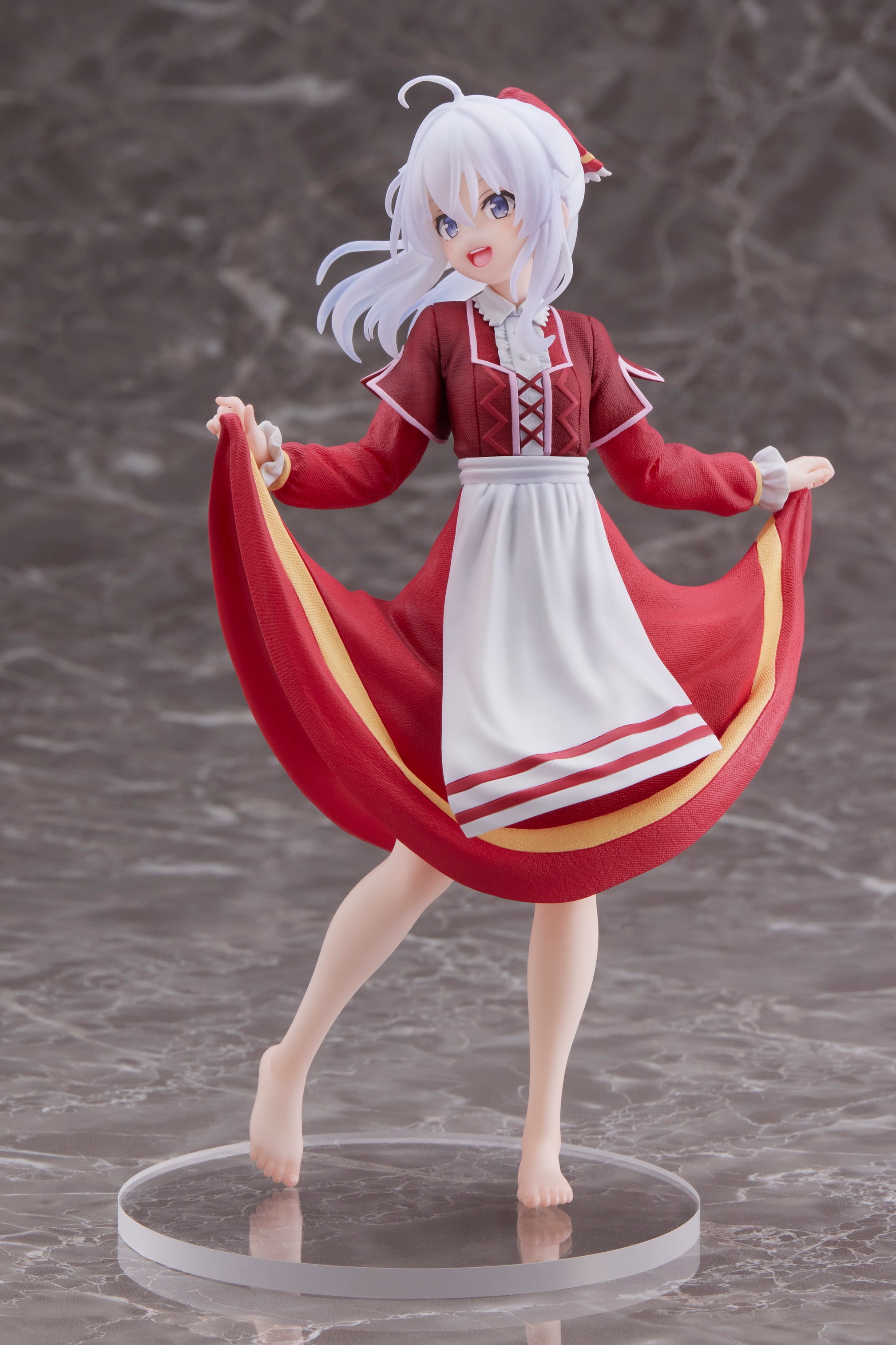 IN-STOCK Taito - Wandering Witch: The Journey of Elaina Coreful Figure - Elaina: Grape-Stomping Girl Ver.