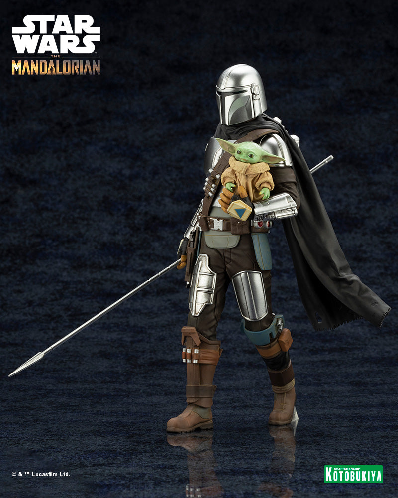 PRE-ORDER ARTFX+ - Star Wars: The Mandalorian™ - MANDALORIAN™& GROGU™ with Beskar Staff 1/10