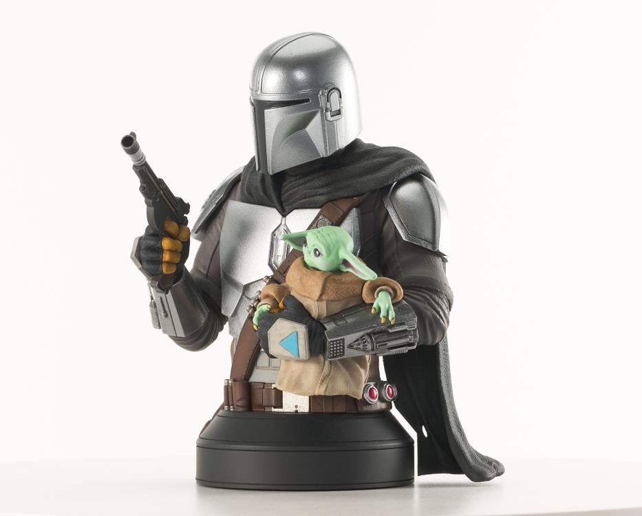 PRE-ORDER Star Wars: The Mandalorian - Mandalorian with Grogu Bust 1/6