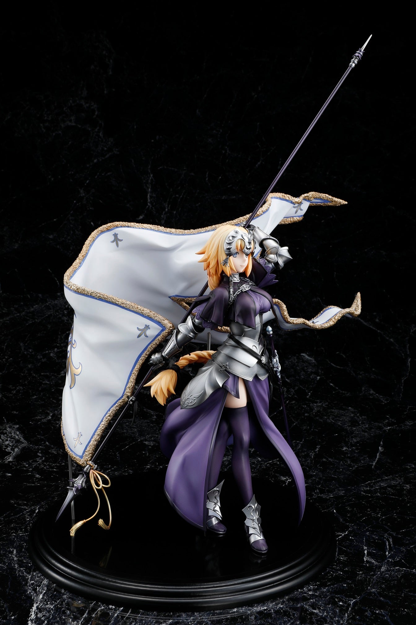 PRE-ORDER Fate/Grand Order - Jeanne D'Arc: Renewal Package Ver. 1/7