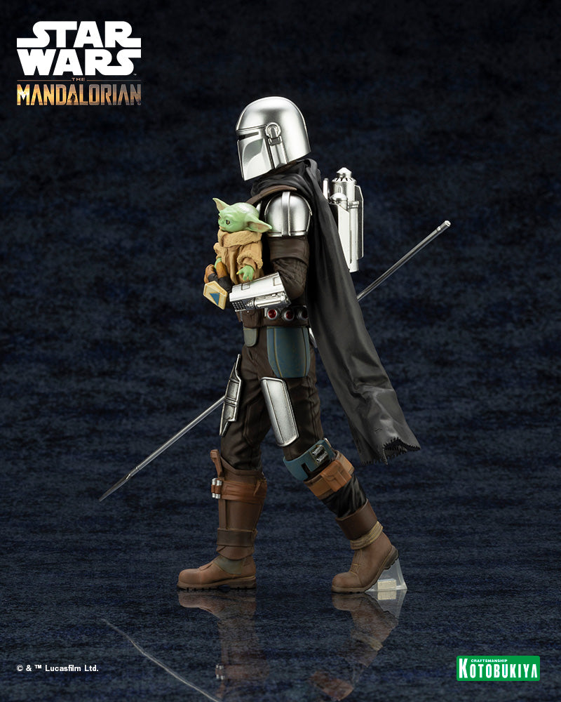 PRE-ORDER ARTFX+ - Star Wars: The Mandalorian™ - MANDALORIAN™& GROGU™ with Beskar Staff 1/10