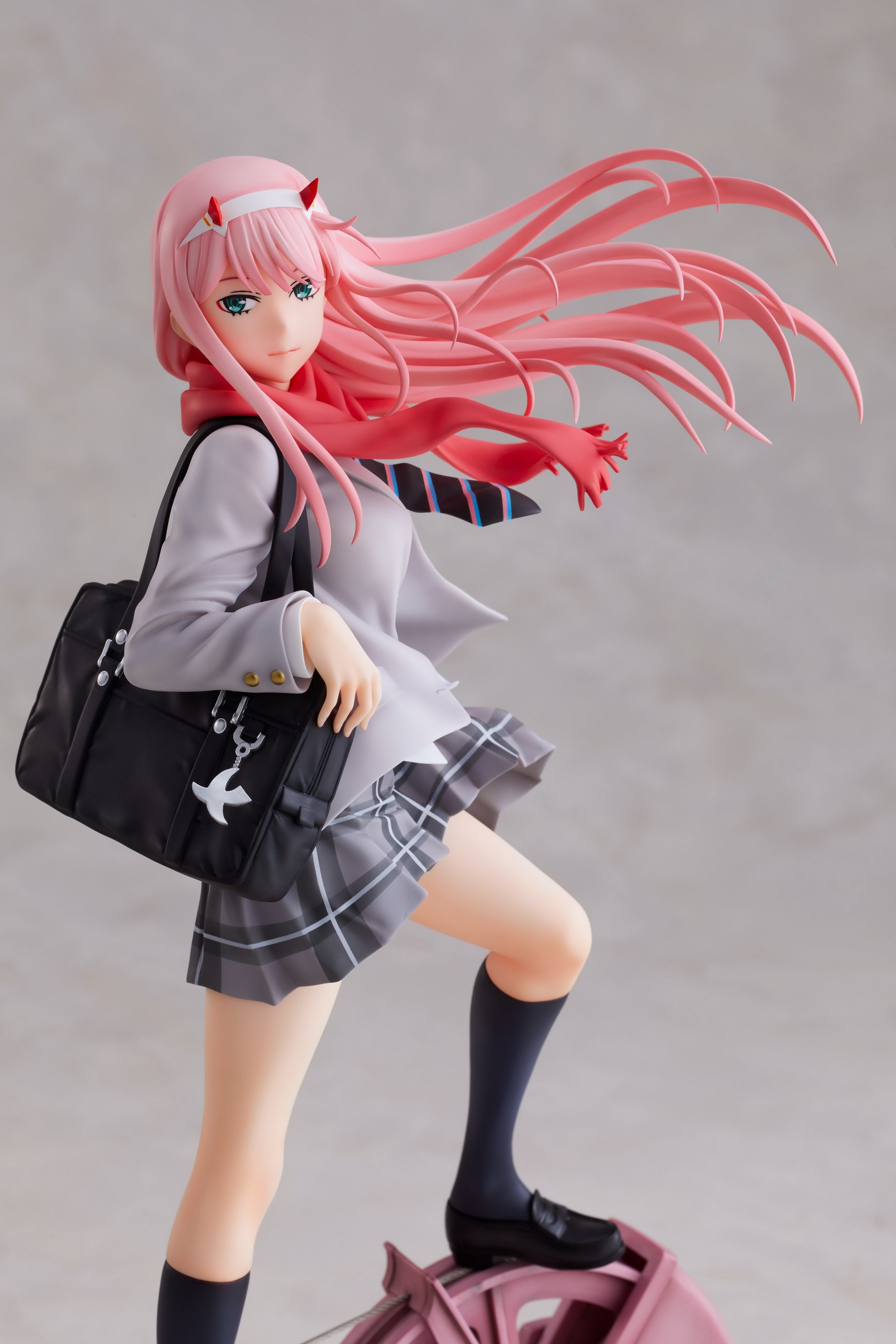 PRE-ORDER DARLING in the FRANXX - Zero Two: School Uniform Ver. 1/7 [2nd Release] [EXCLUSIVE]