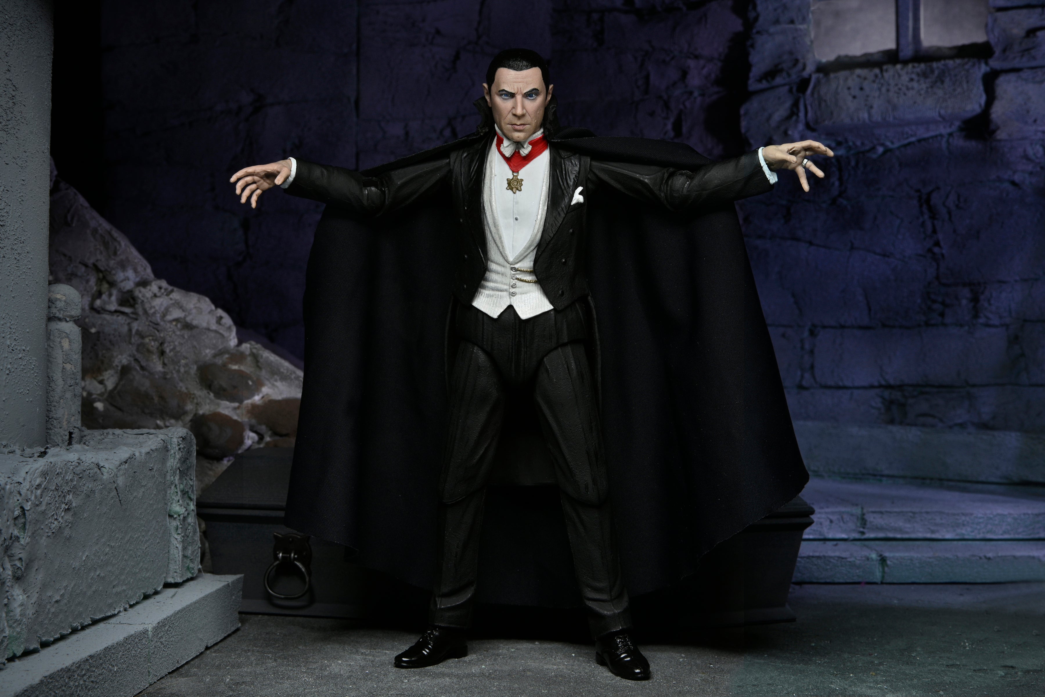 PRE-ORDER 7-inch Action Figure - Universal Monsters –  Ultimate Dracula: Transylvania