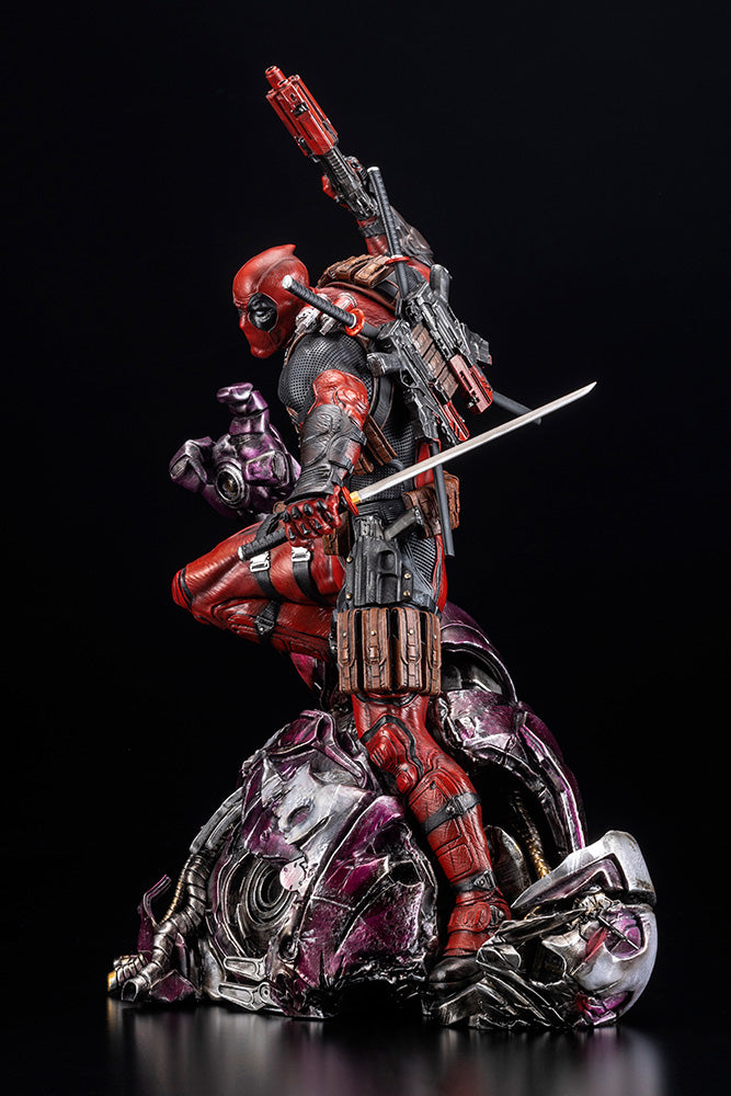 PRE-ORDER Fine Art Statue Signature Series - Marvel Comics - Deadpool - Featuring the Kucharek Brothers- 1/6