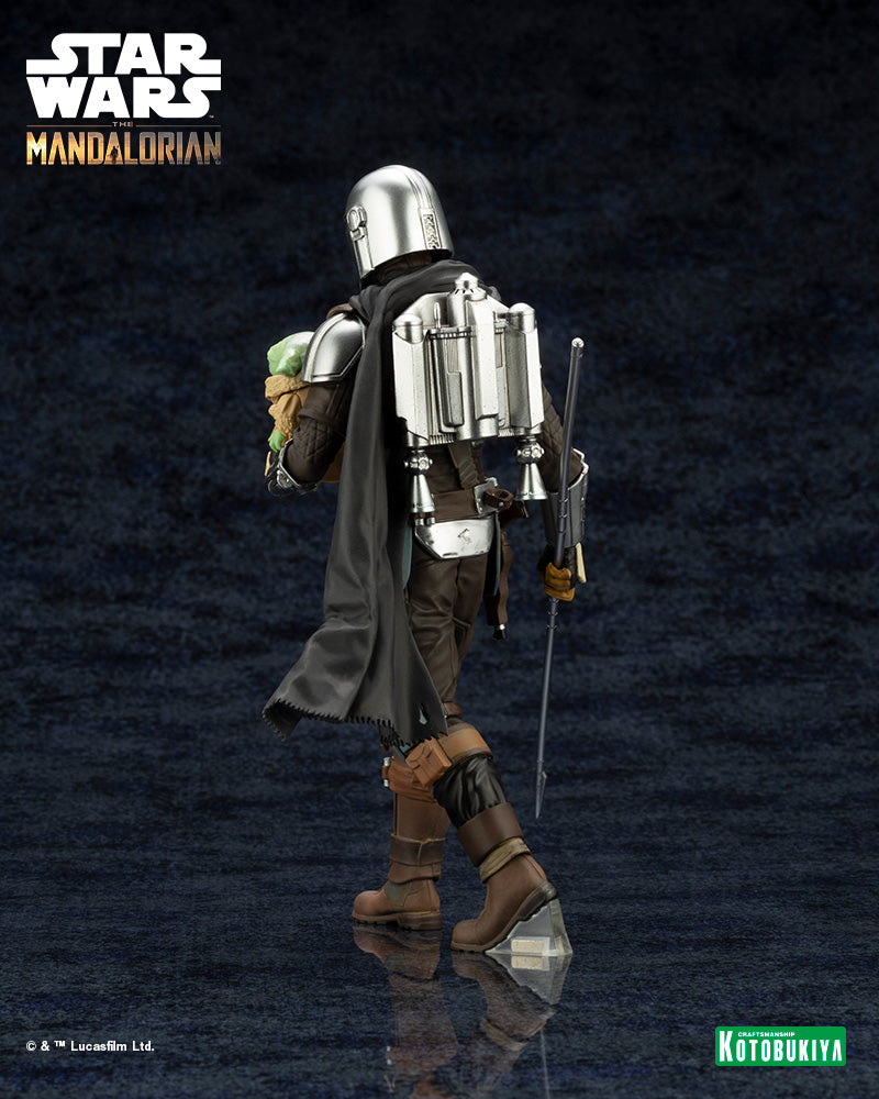 PRE-ORDER ARTFX+ - Star Wars: The Mandalorian™ - MANDALORIAN™& GROGU™ with Beskar Staff 1/10