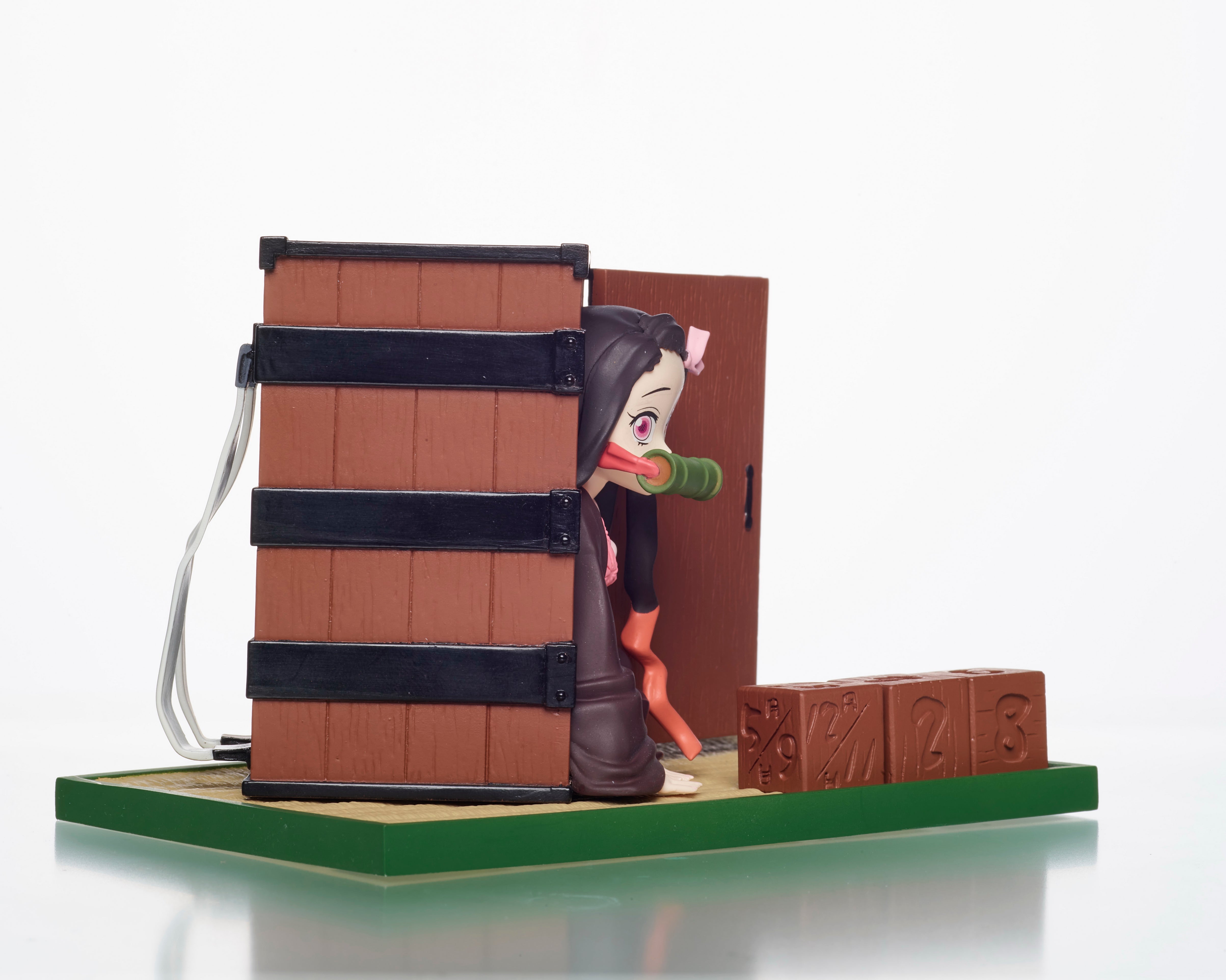 IN-STOCK Taito - Demon Slayer: Kimetsu no Yaiba - Nezuko's Perpetual Calendar [July 2023 Release]