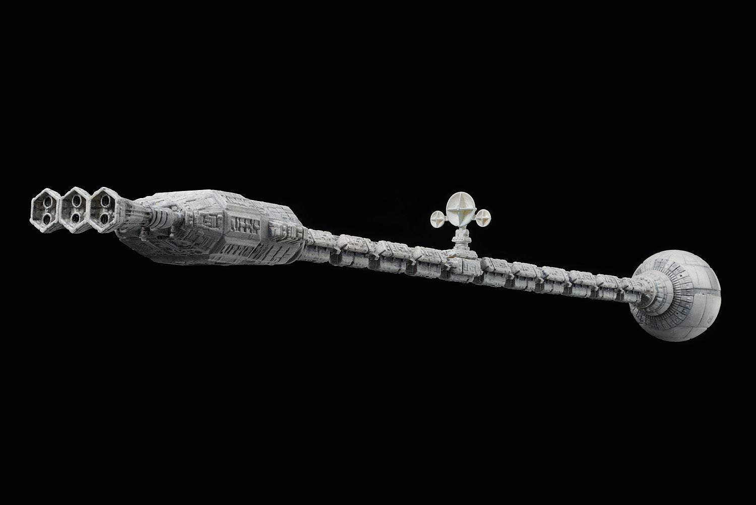 PRE-ORDER 2001: A SPACE ODYSSEY - Discovery One