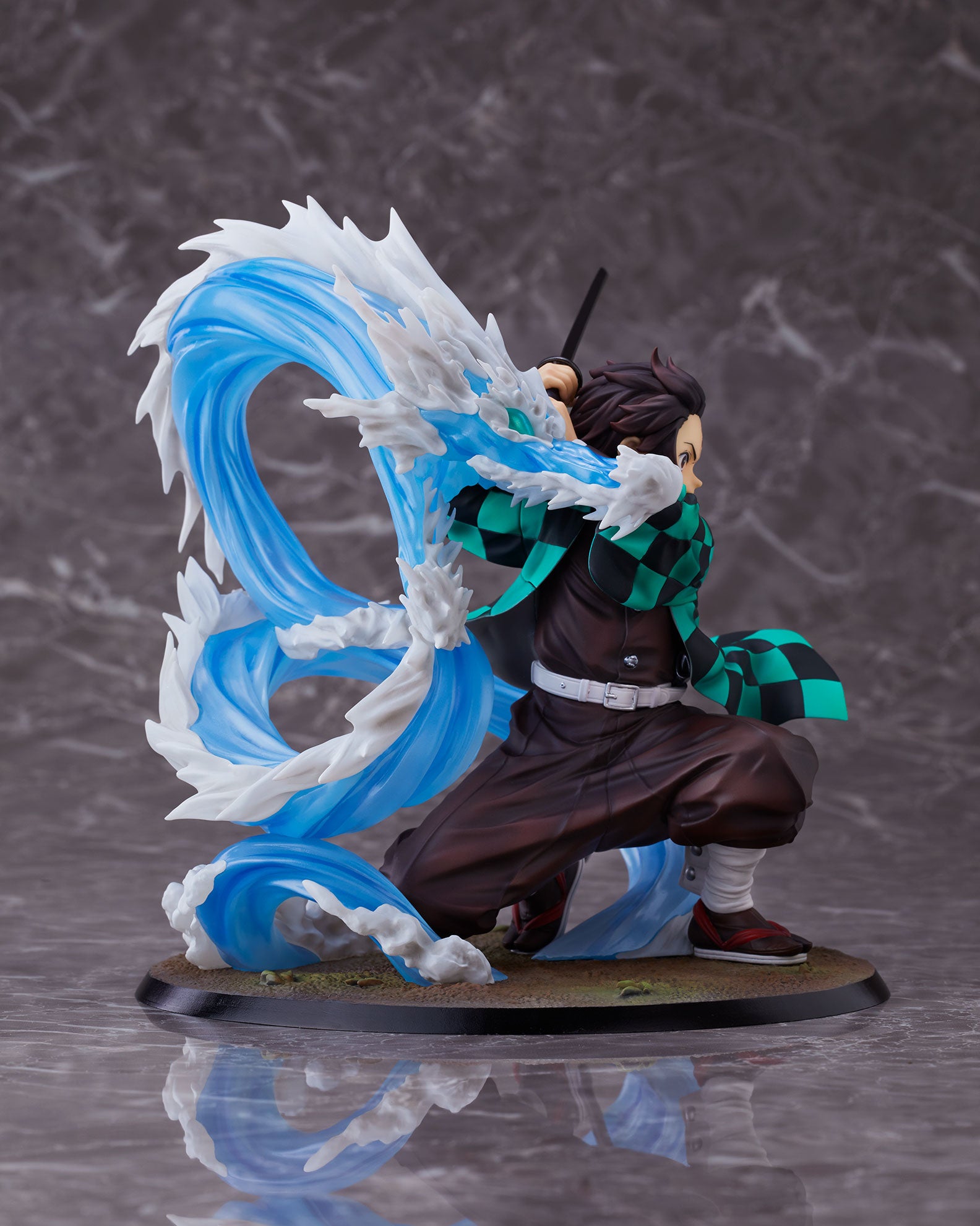 IN-STOCK Aniplex - Demon Slayer: Kimetsu no Yaiba - Tanjirou Kamado: Deluxe Edition 1/8 [EXCLUSIVE]