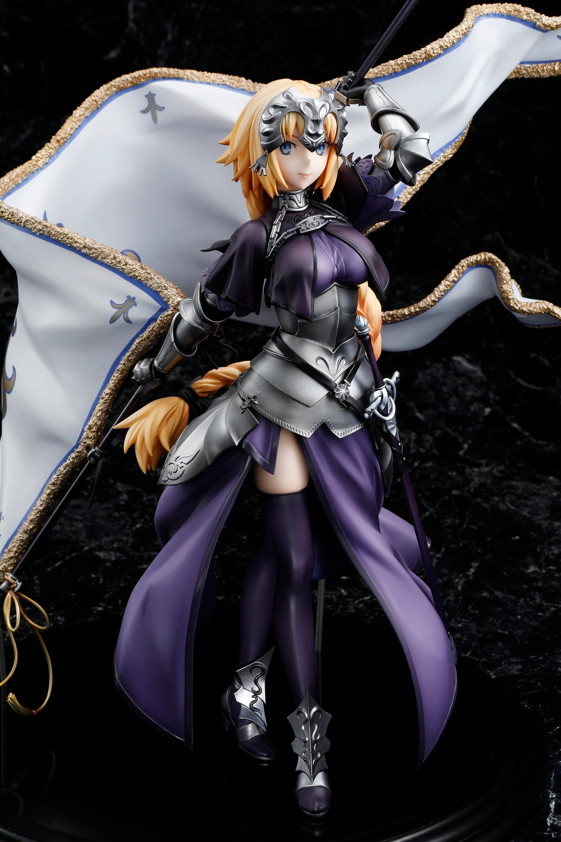 PRE-ORDER Fate/Grand Order - Jeanne D'Arc: Renewal Package Ver. 1/7