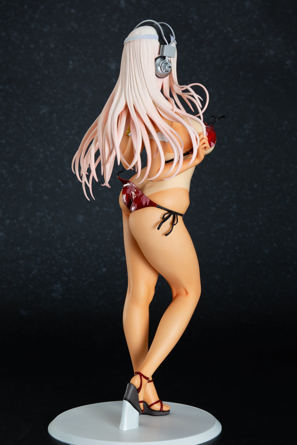 PRE-ORDER Super Sonico: Summer Vacation Sun Kissed Ver. 1/4.5