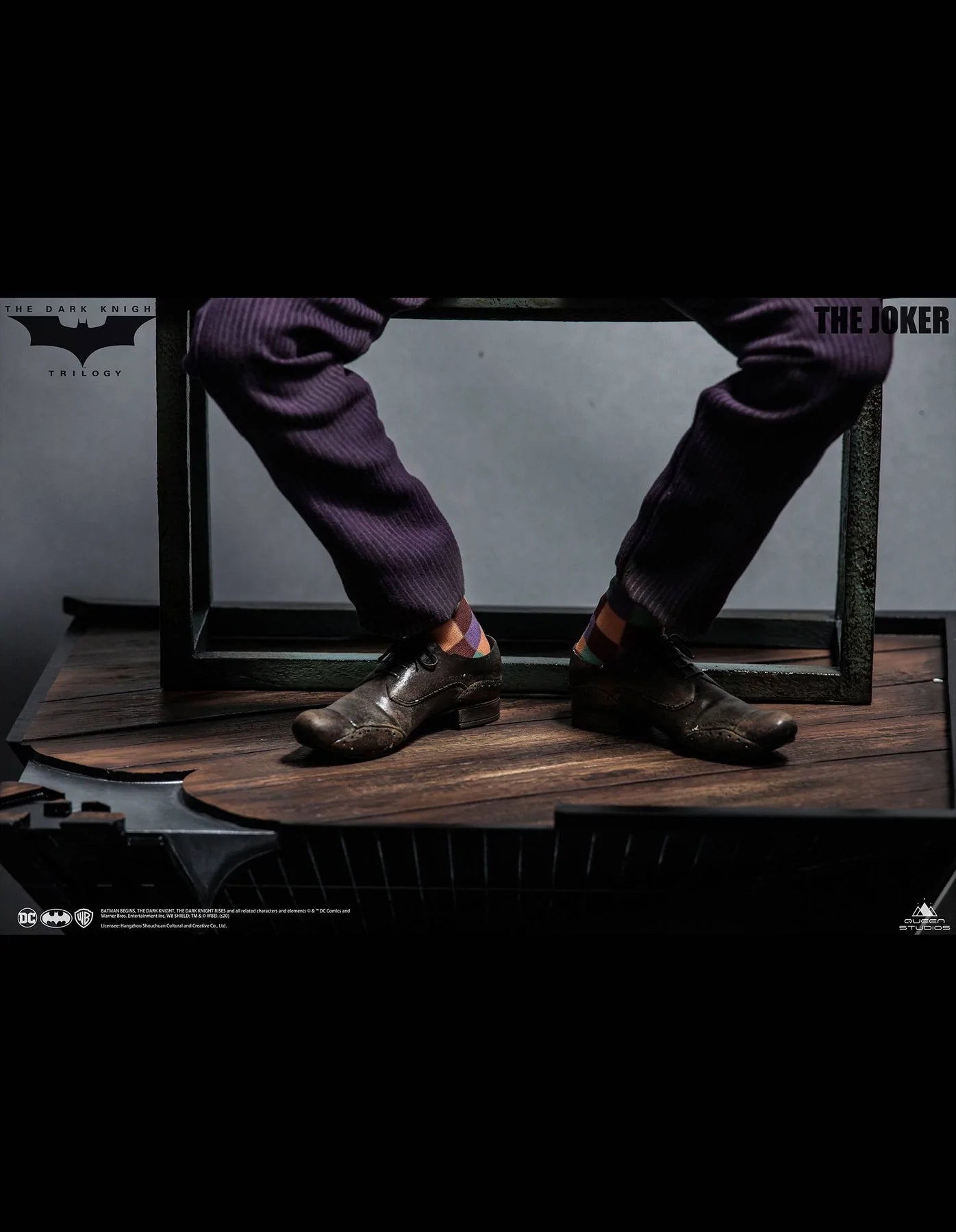 PRE-ORDER The Dark Knight - Joker: Regular Edition 1/3