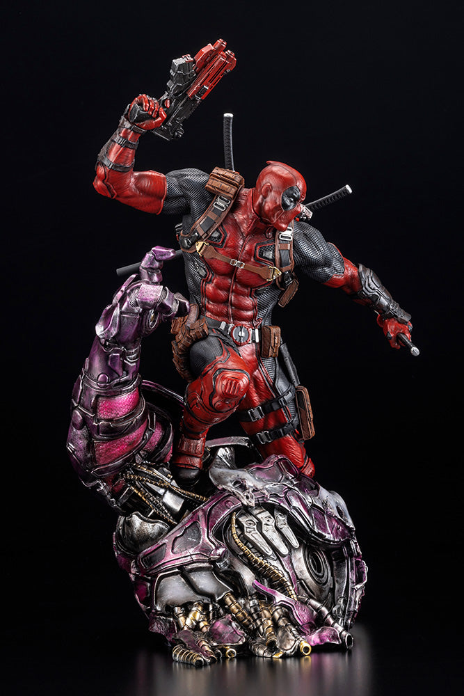 PRE-ORDER Fine Art Statue Signature Series - Marvel Comics - Deadpool - Featuring the Kucharek Brothers- 1/6