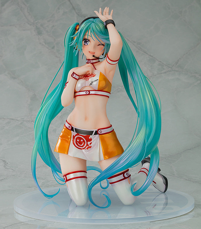 PRE-ORDER Hatsune Miku GT Project - Racing Miku 2010 Ver. Art by Kentaro Yabuki 1/7