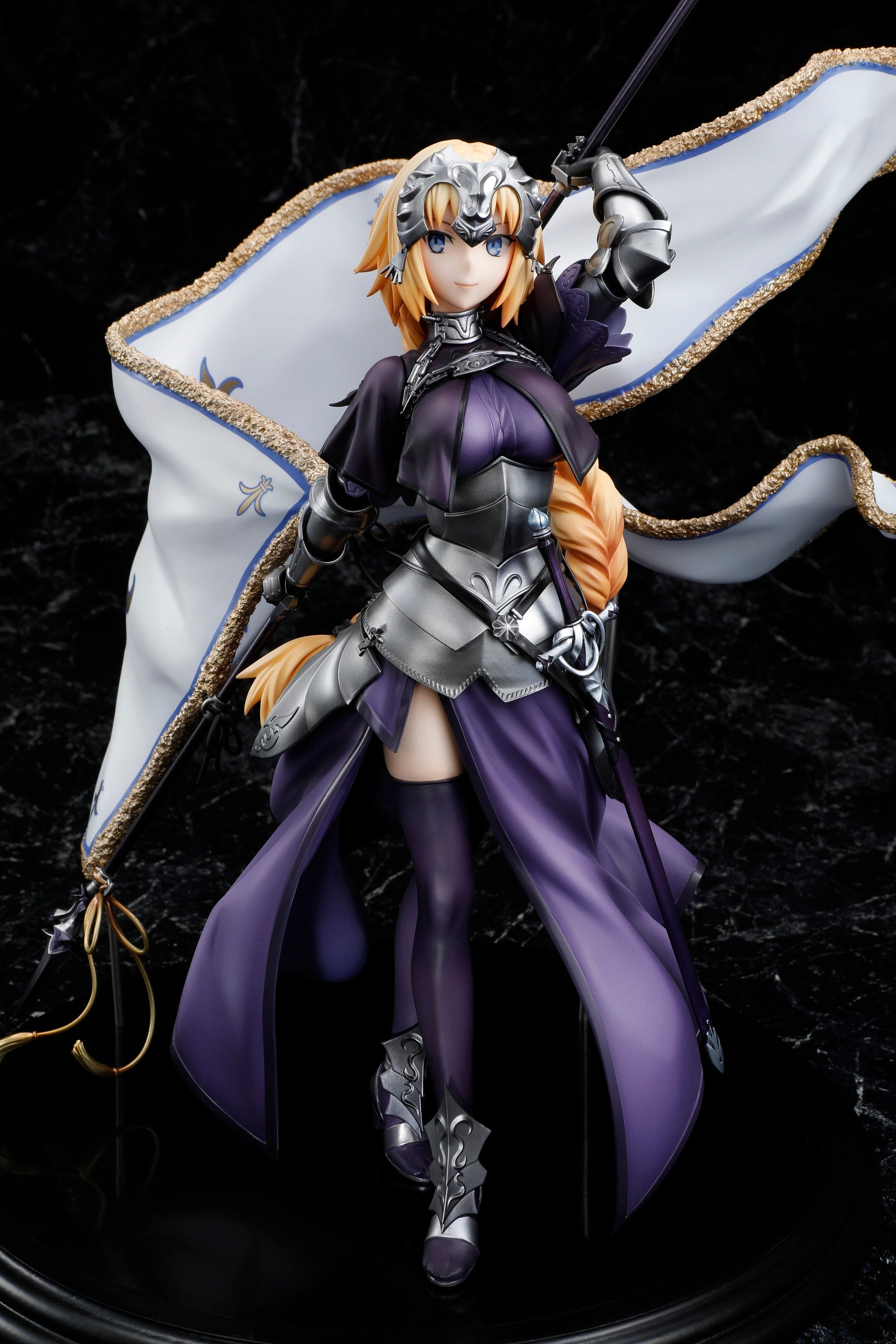 PRE-ORDER Fate/Grand Order - Jeanne D'Arc: Renewal Package Ver. 1/7
