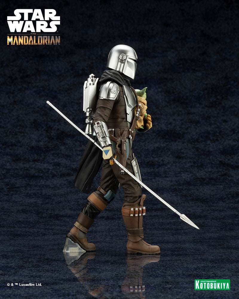PRE-ORDER ARTFX+ - Star Wars: The Mandalorian™ - MANDALORIAN™& GROGU™ with Beskar Staff 1/10