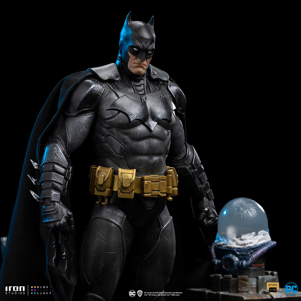 PRE-ORDER DC Comics - Batman Unleashed Deluxe Art Scale 1/10