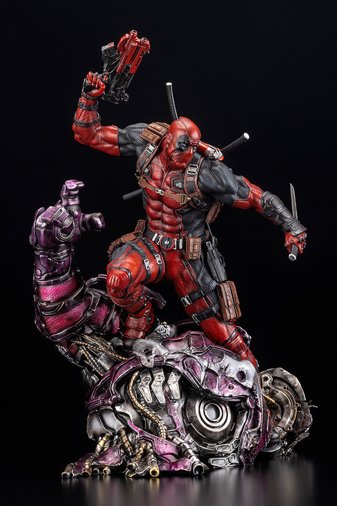 PRE-ORDER Fine Art Statue Signature Series - Marvel Comics - Deadpool - Featuring the Kucharek Brothers- 1/6
