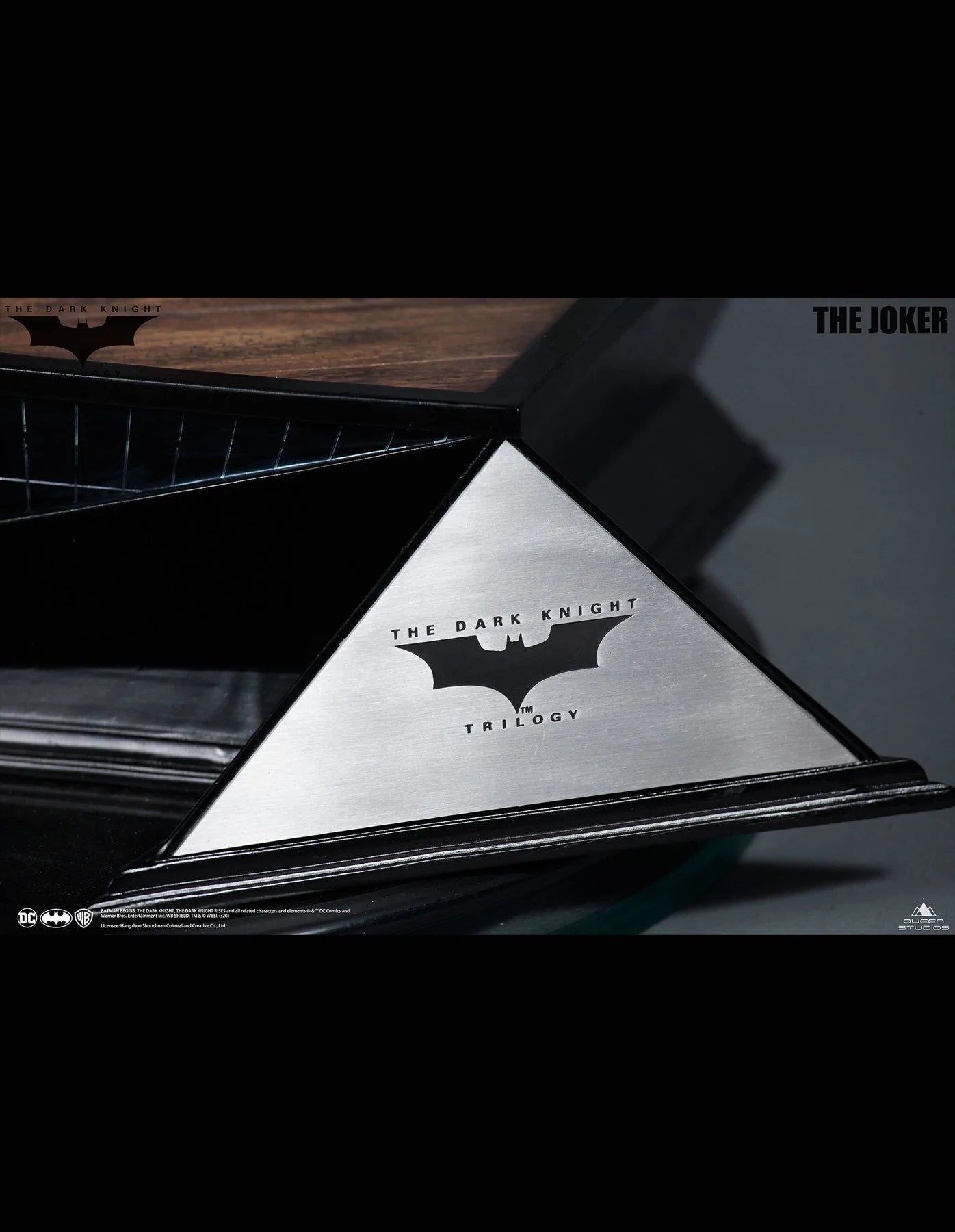PRE-ORDER The Dark Knight - Joker: Regular Edition 1/3