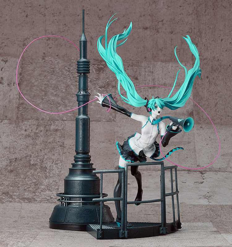 IN-STOCK Character Vocal Series 01: Hatsune Miku - Hatsune Miku: Love is War Refined Ver. -Good Smile Company 20th Anniversary Book- 1/8 [EXCLUSIVE]