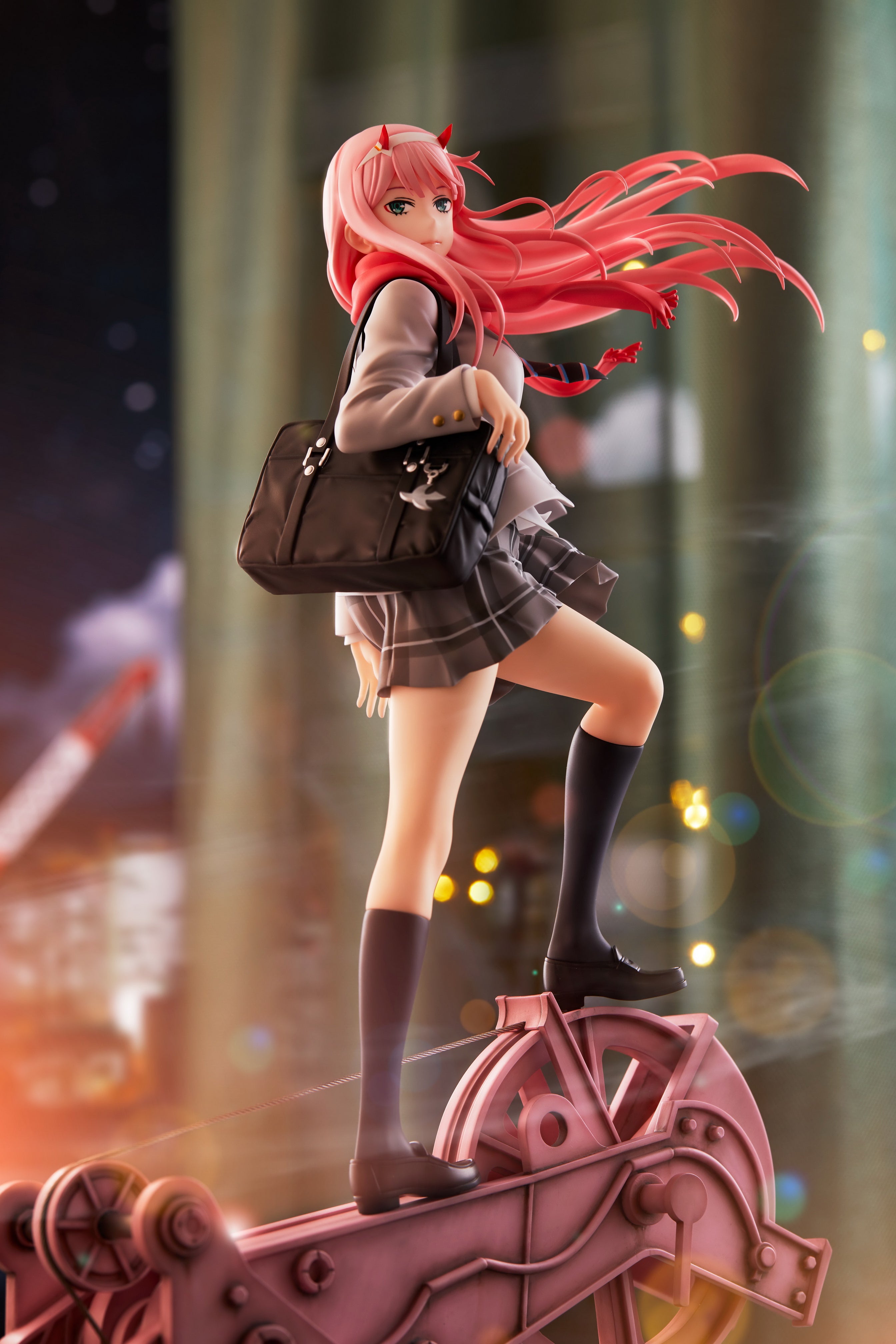 PRE-ORDER DARLING in the FRANXX - Zero Two: School Uniform Ver. 1/7 [2nd Release] [EXCLUSIVE]