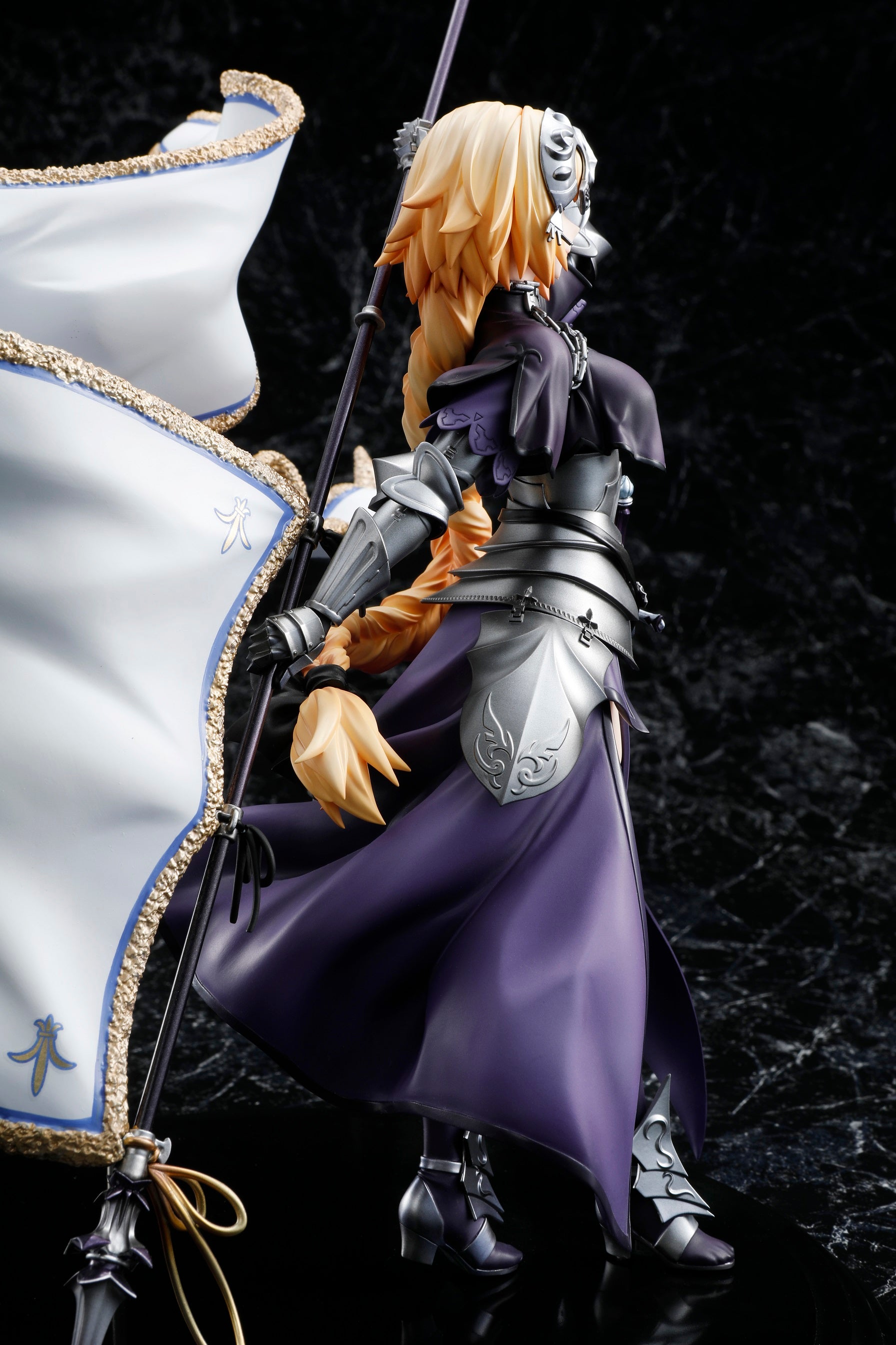 PRE-ORDER Fate/Grand Order - Jeanne D'Arc: Renewal Package Ver. 1/7