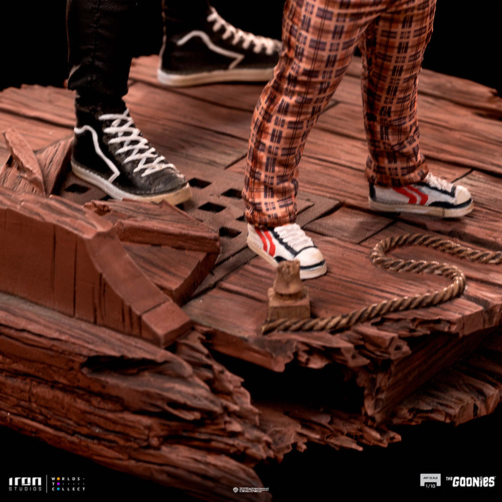 PRE-ORDER The Goonies - Sloth and Chunk Art Scale 1/10