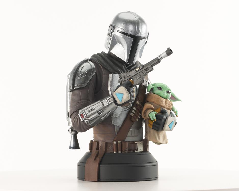 PRE-ORDER Star Wars: The Mandalorian - The Mandalorian and Grogu Bust 1/6