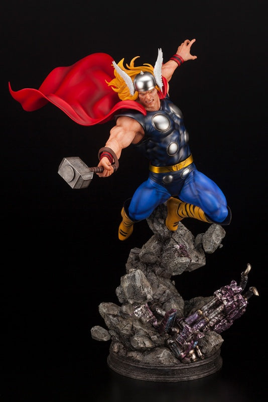 PRE-ORDER FINE ART STATUE - Avengers - Thor 1/6