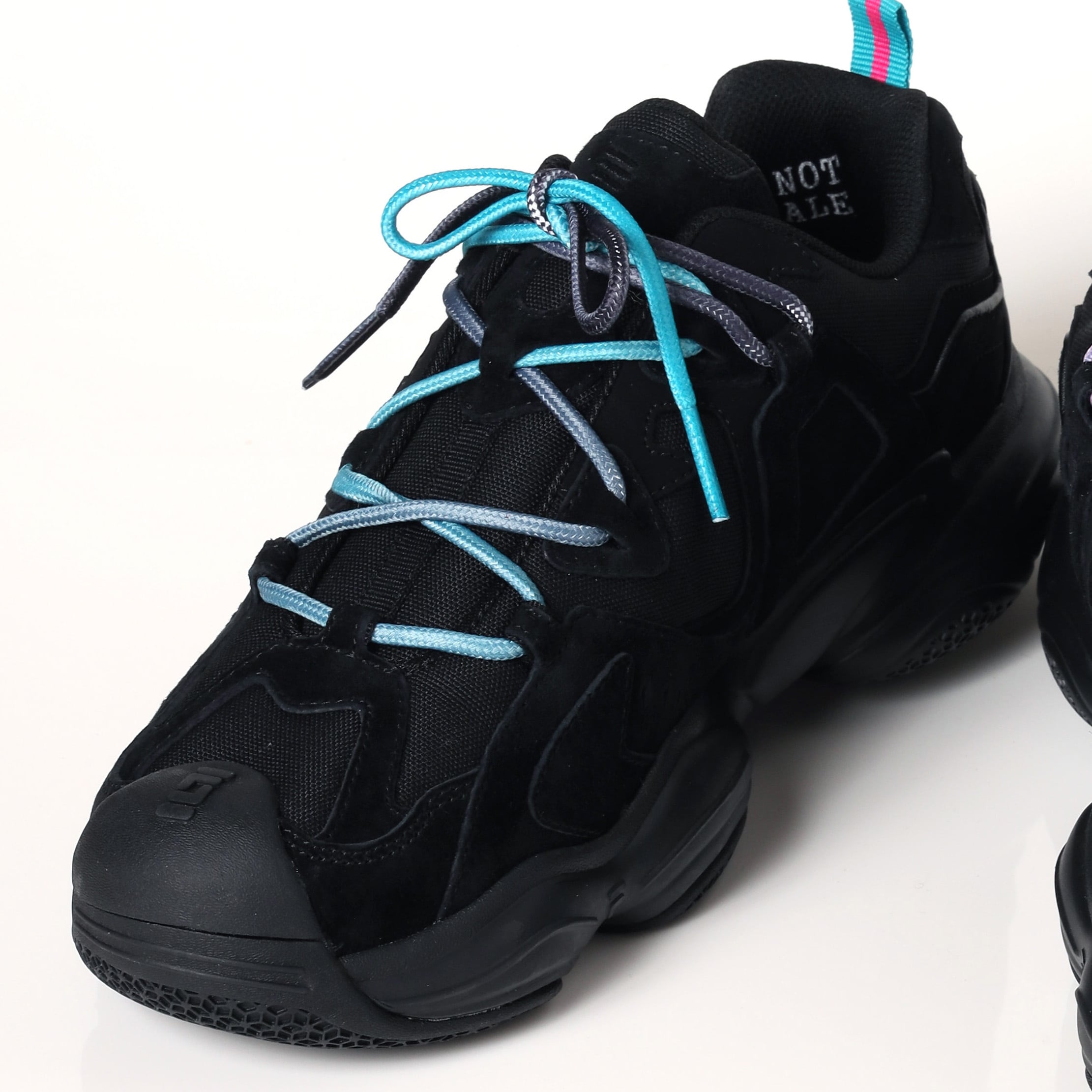 SPECIAL ORDER FILA x Hatsune Miku - Floater: Black/Pink/Blue [EXCLUSIVE]