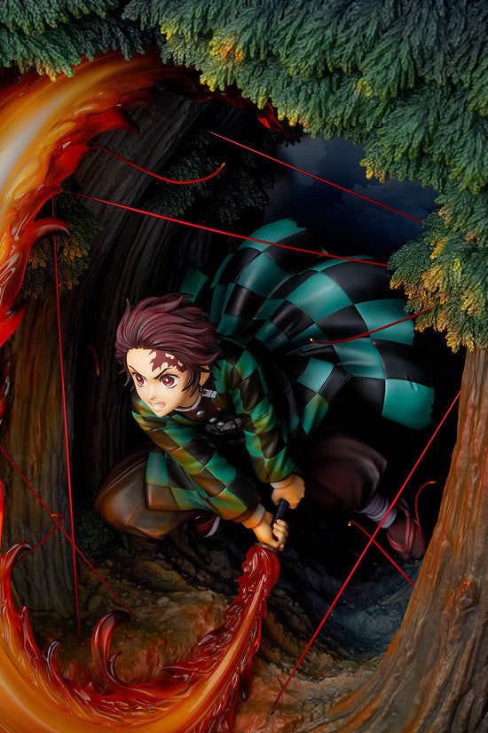 PRE-ORDER Demon Slayer: Kimetsu no Yaiba - Tanjiro Kamado: Hinokami Kagura Dance