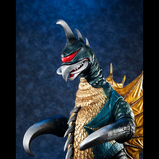 PRE-ORDER UA Monsters - Godzilla vs. Gigan - Gigan: 1972 [EXCLUSIVE]