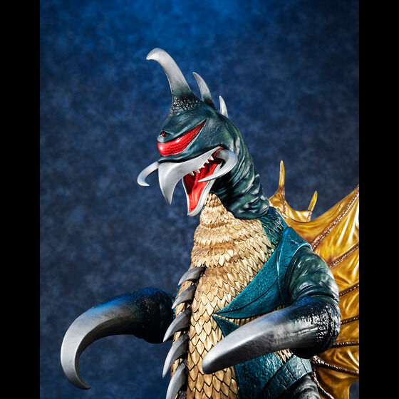 PRE-ORDER UA Monsters - Godzilla vs. Gigan - Gigan: 1972 [EXCLUSIVE]