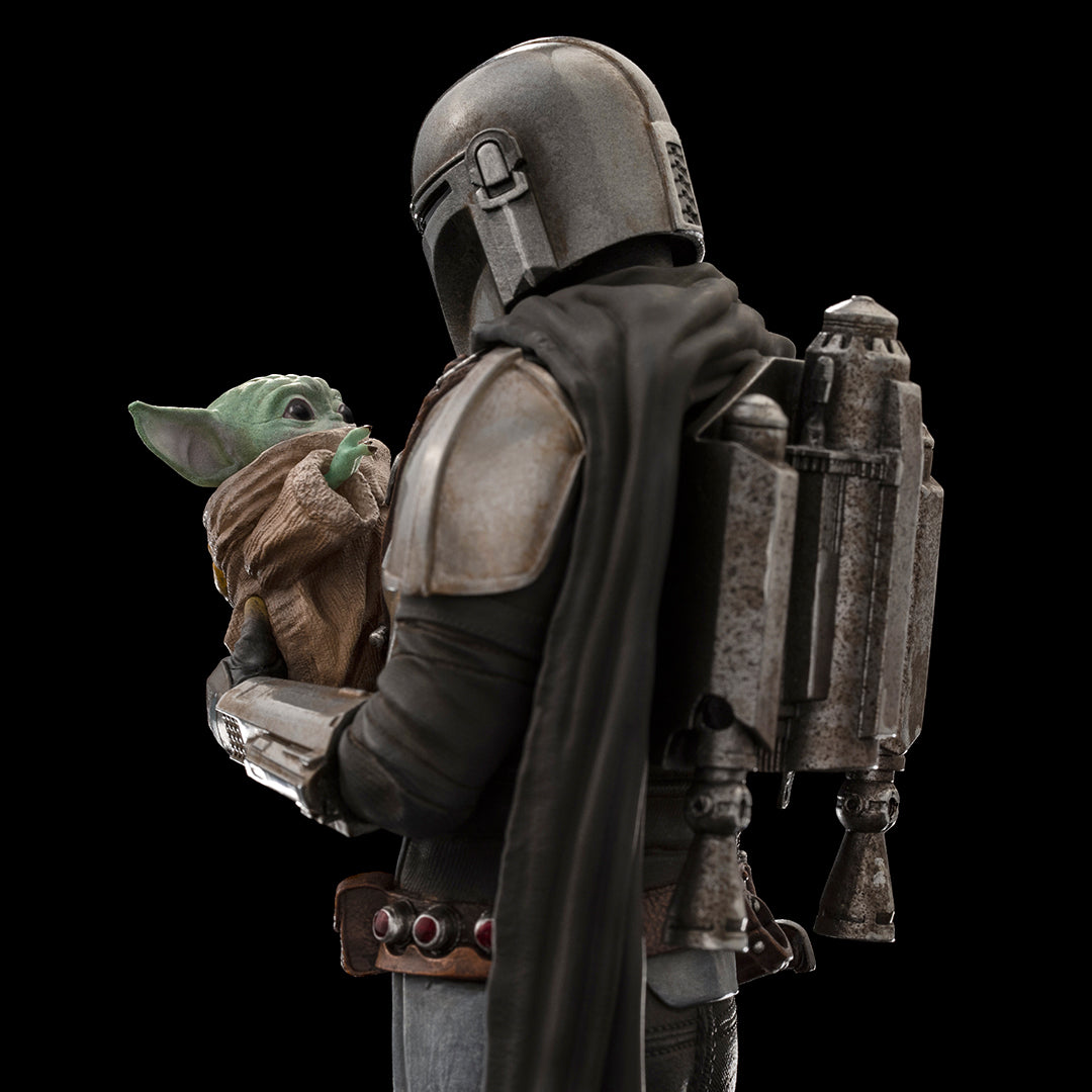 PRE-ORDER The Mandalorian - The Mandalorian and Grogu Art Scale 1/10