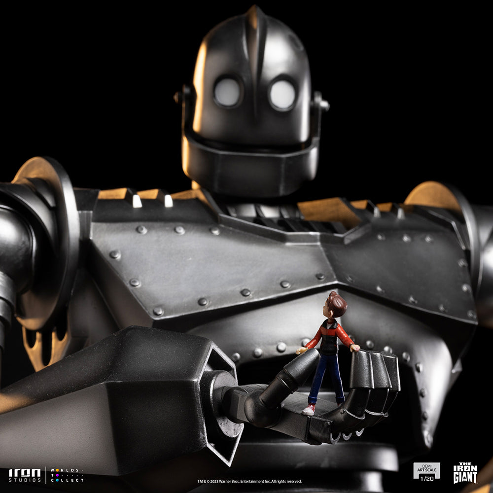 PRE-ORDER The Iron Giant - Iron Giant & Hogarth Hughes Demi Art Scale 1/20
