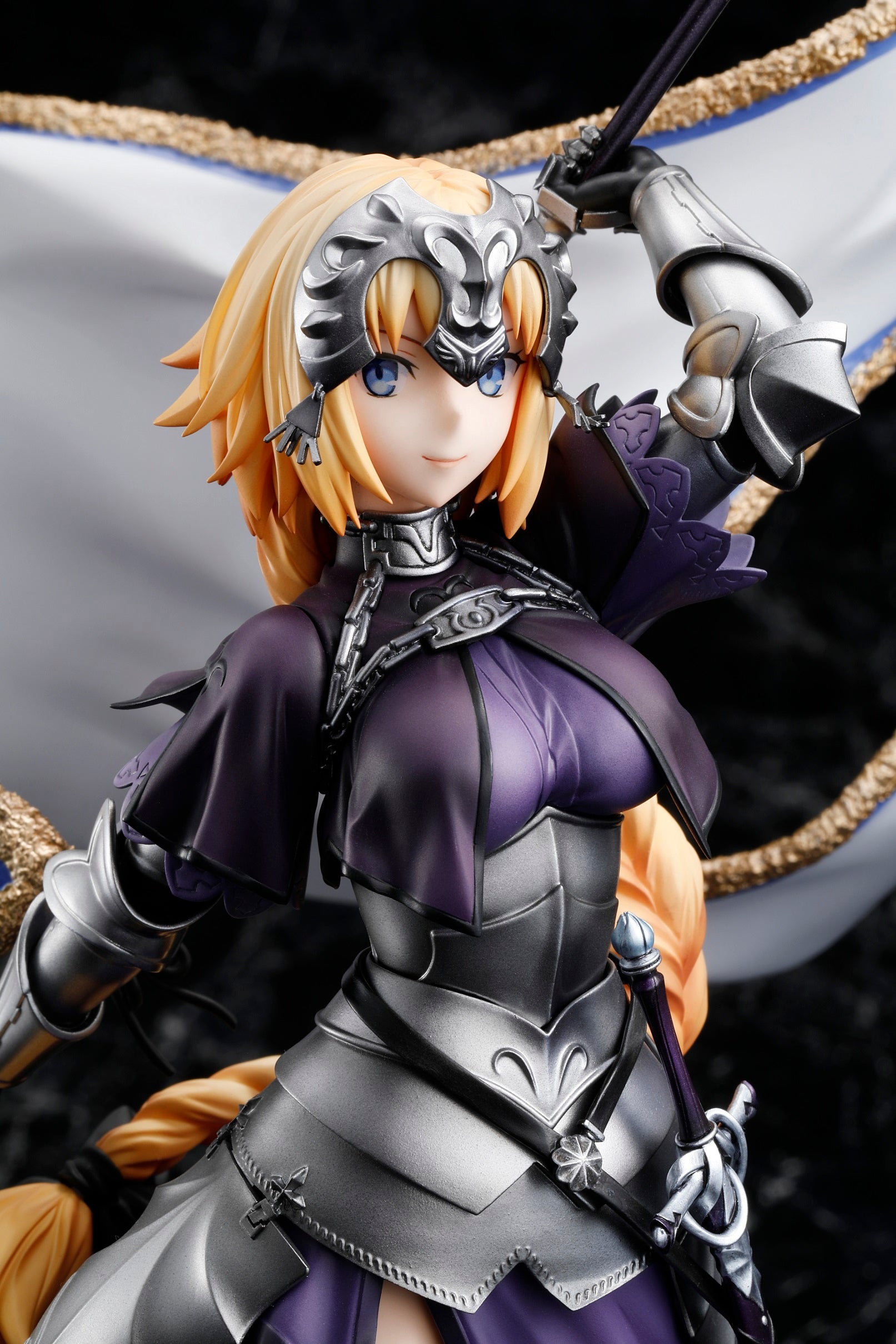 PRE-ORDER Fate/Grand Order - Jeanne D'Arc: Renewal Package Ver. 1/7