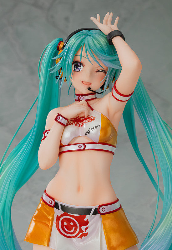 PRE-ORDER Hatsune Miku GT Project - Racing Miku 2010 Ver. Art by Kentaro Yabuki 1/7