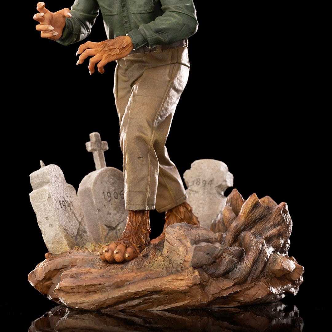 PRE-ORDER Universal Monsters - The Wolf Man Deluxe Art Scale 1/10