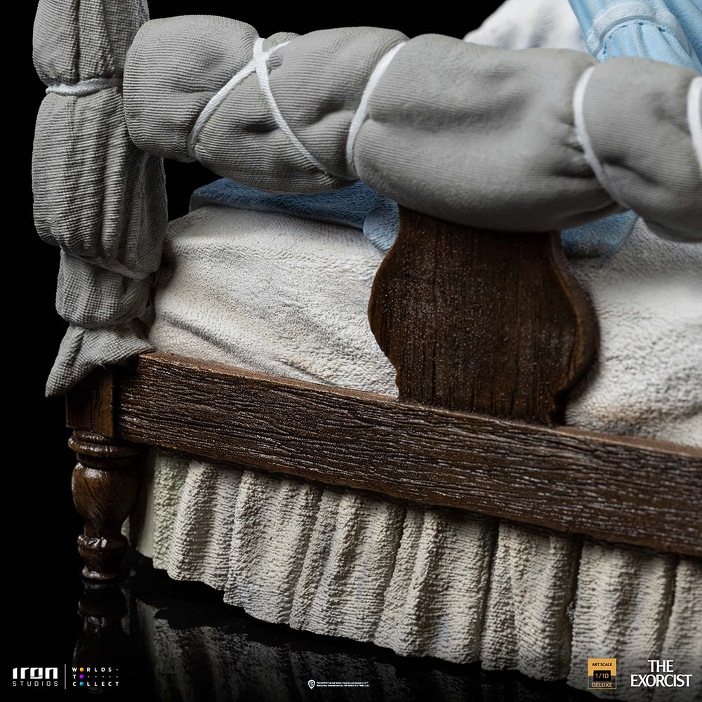 PRE-ORDER The Exorcist - Possessed Regan McNeil Deluxe Art Scale 1/10