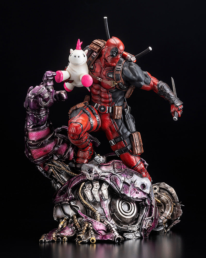 PRE-ORDER Fine Art Statue Signature Series - Marvel Comics - Deadpool - Featuring the Kucharek Brothers- 1/6