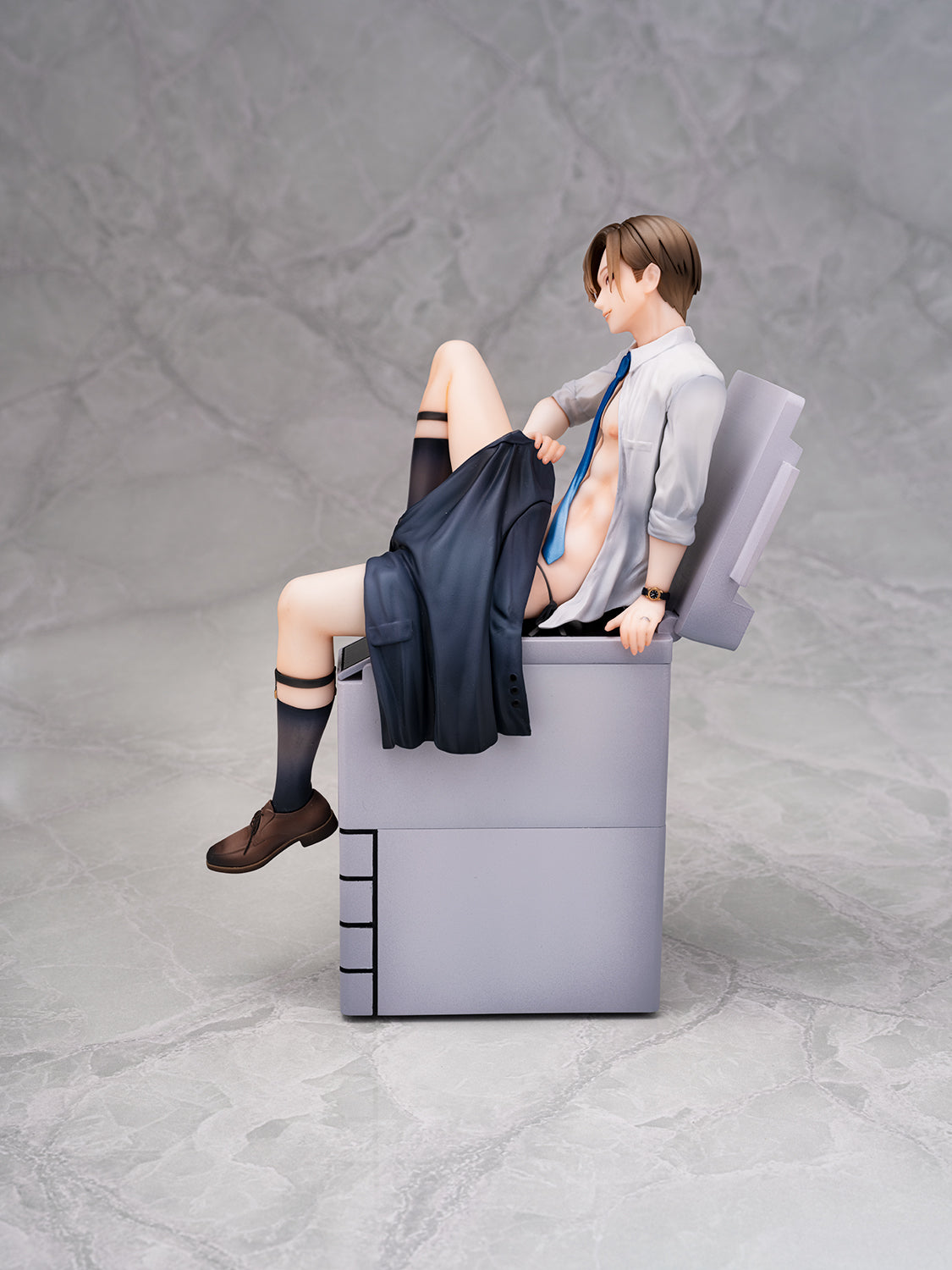 IN-STOCK Hon Toku Married Office Worker - Niiduma Makoto 1/8