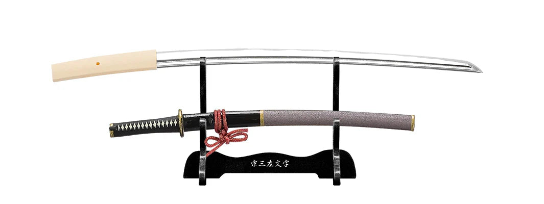 PRE-ORDER Three Heroes and Great General's Katana [Box of 10]