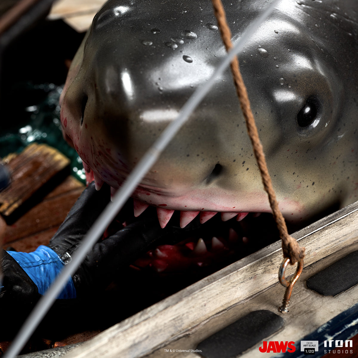 PRE-ORDER Jaws Attack Demi Art Scale 1/20