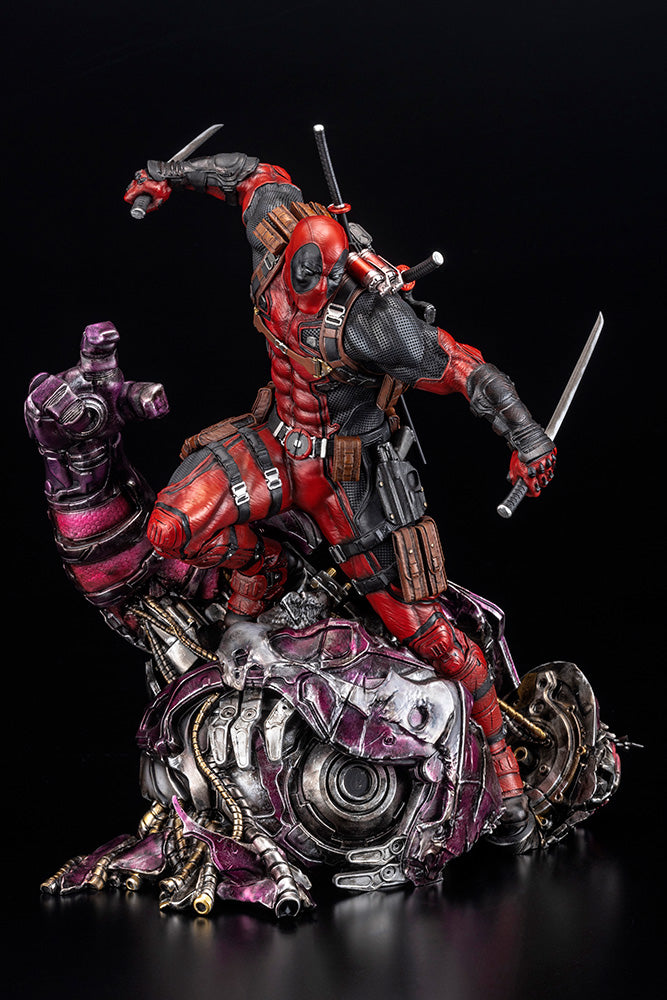 PRE-ORDER Fine Art Statue Signature Series - Marvel Comics - Deadpool - Featuring the Kucharek Brothers- 1/6