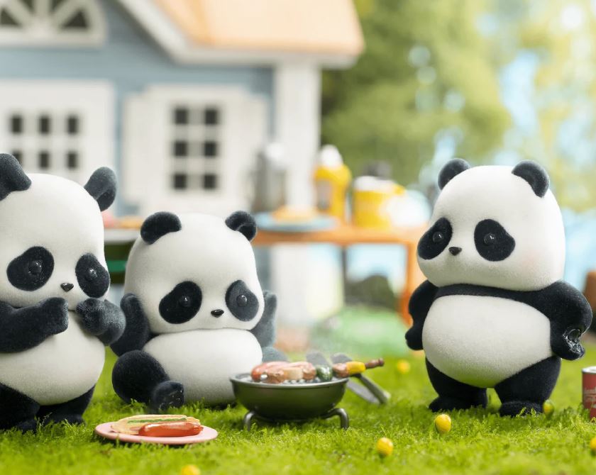 PRE-ORDER PANDA ROLL 2nd [Box of 8]